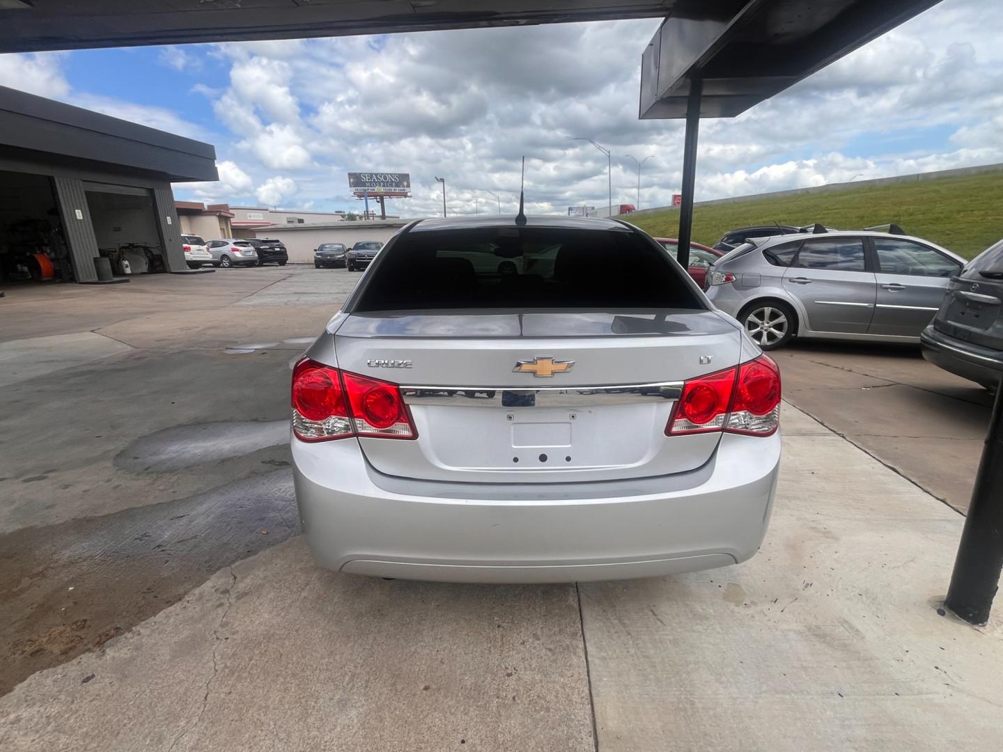 2011 GRAY Chevrolet Cruze 1LT (1G1PF5S96B7) with an 1.4L L4 DOHC 16V TURBO engine, 6-Speed Manual transmission, located at 8101 E. Skelly Dr., Tulsa, OK, 74129, (918) 592-3593, 36.121891, -95.888802 - Photo#2